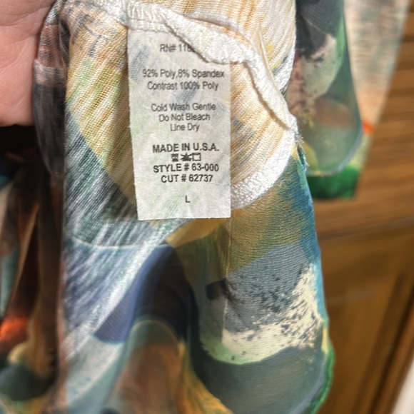 Abstract Multicolor Women's Top - Picture 7 of 7